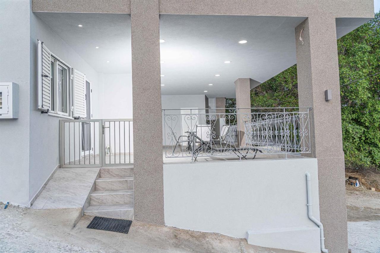 Tzortzi'S Family Apartments カリ・リメネス エクステリア 写真